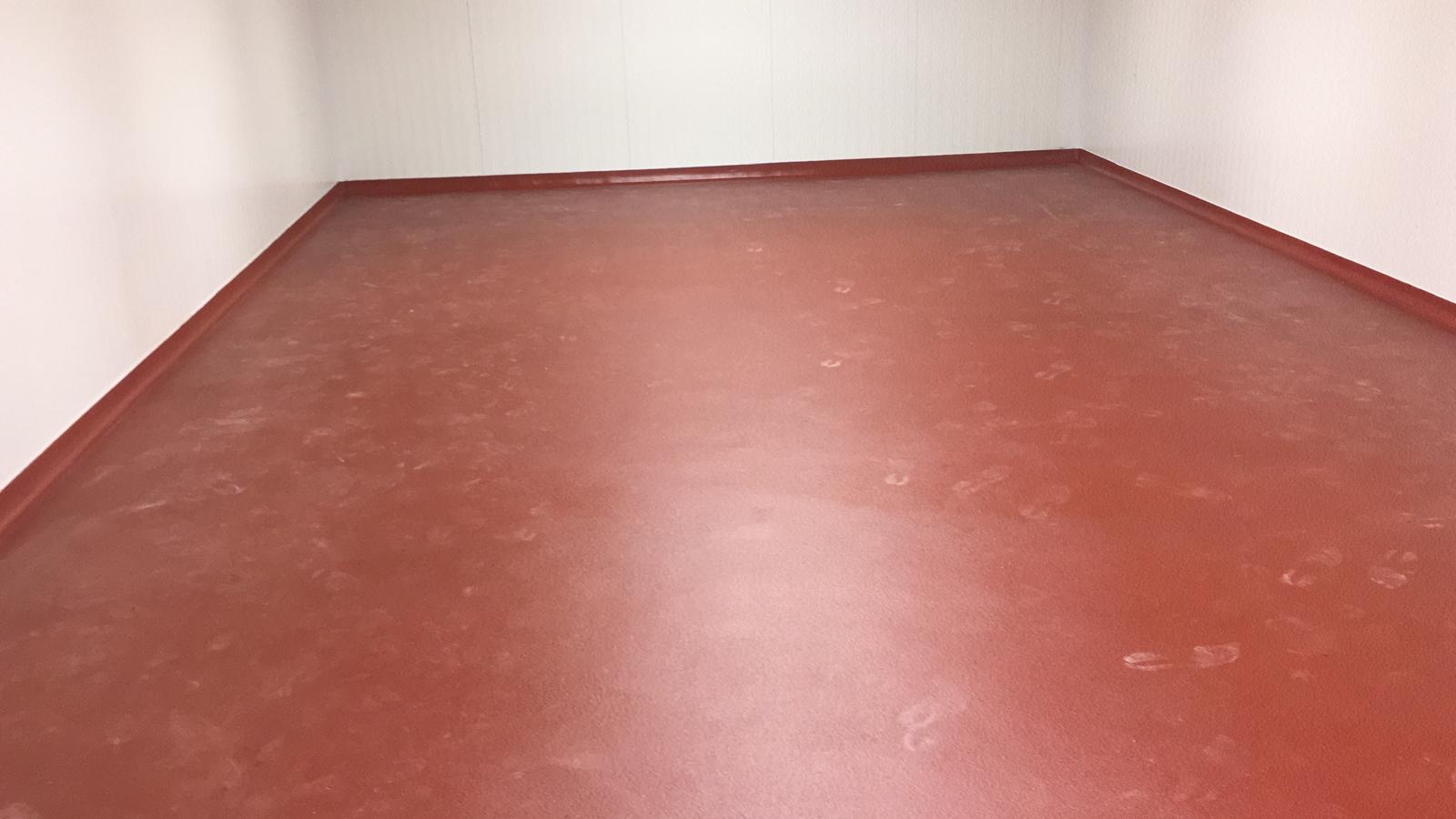 Red resin floor in a process room